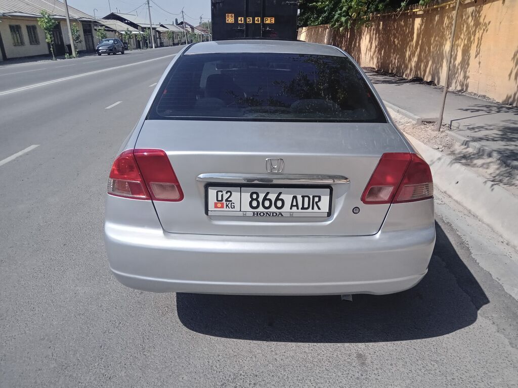 Honda Civic: 2002 г., 1.8 л, Автомат, Бензин, Седан: фото 8