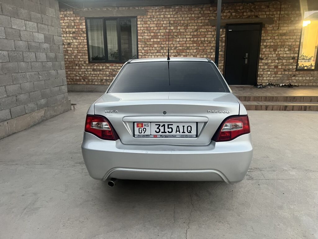 Daewoo Nexia: 2011 г., 1.5 л, Механика, Бензин, Седан: фото 3