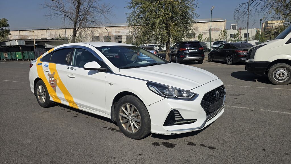 Hyundai Sonata: 2019 г., 2 л, Автомат, Газ, Седан: фото 2