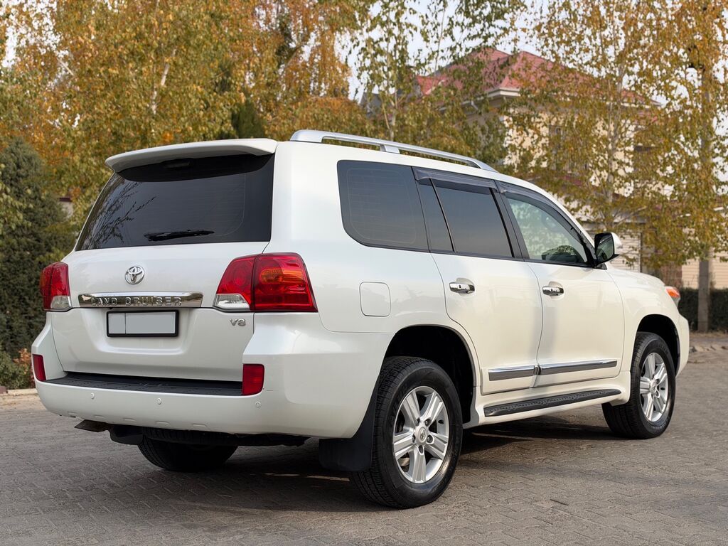 Toyota Land Cruiser: 2012 г., 4.6 л, Автомат, Бензин, Внедорожник: фото 4