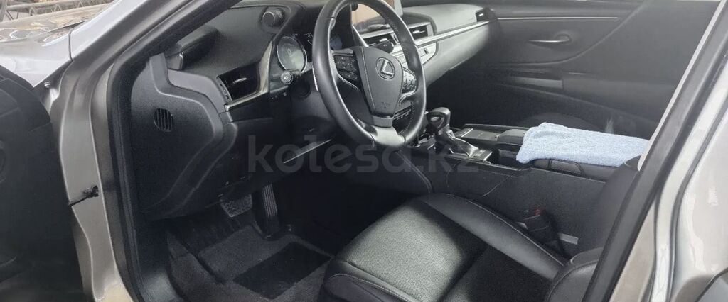 Lexus ES: 2019 г., 2.5 л, Автомат, Гибрид, Седан: фото 4