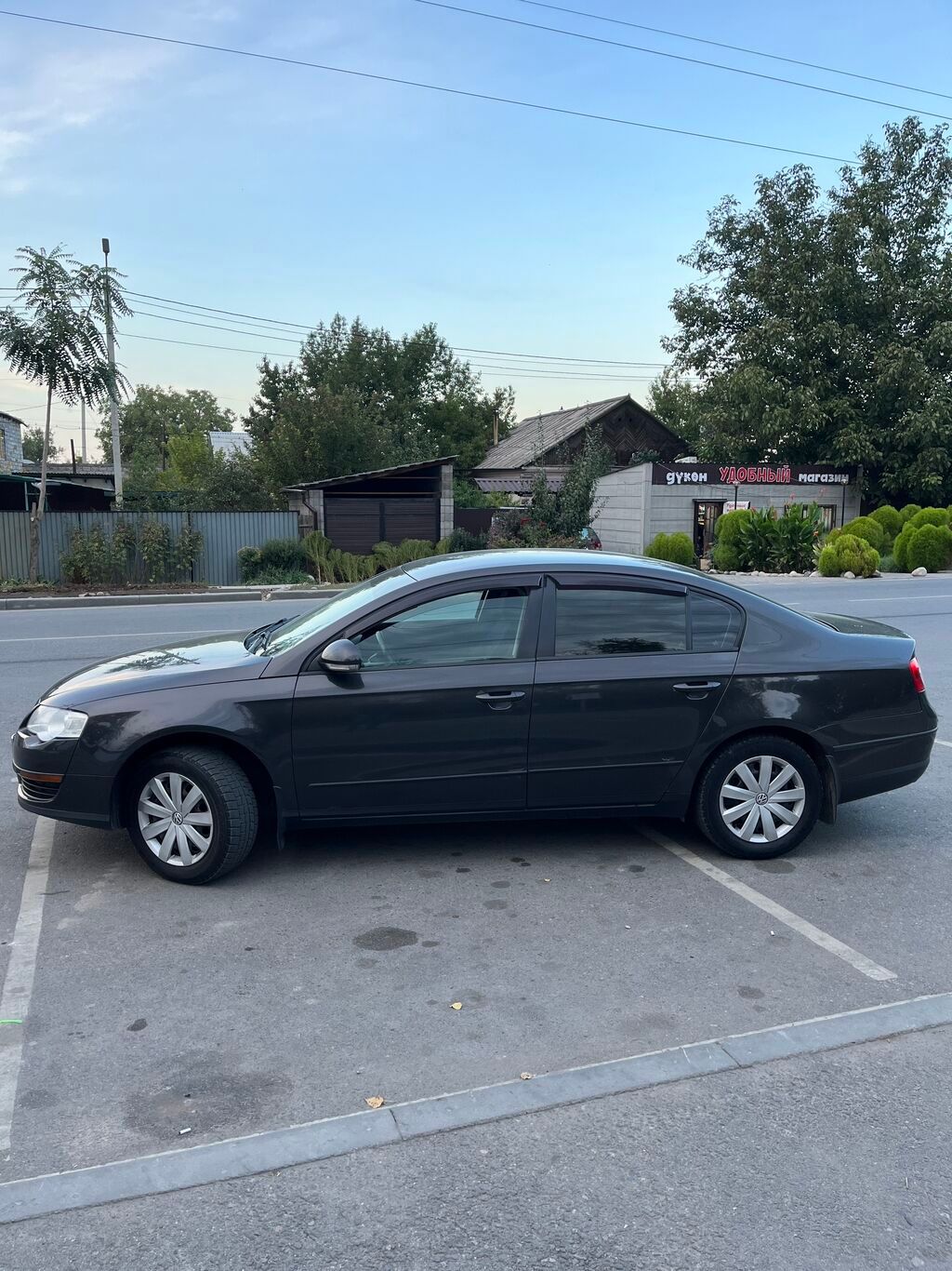 Volkswagen Passat: 2008 г., 1.6 л, Механика, Бензин, Седан: фото 2