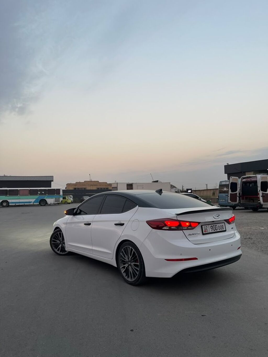 Hyundai Avante: 2016 г., 1.6 л, Автомат, Бензин, Седан: фото 2