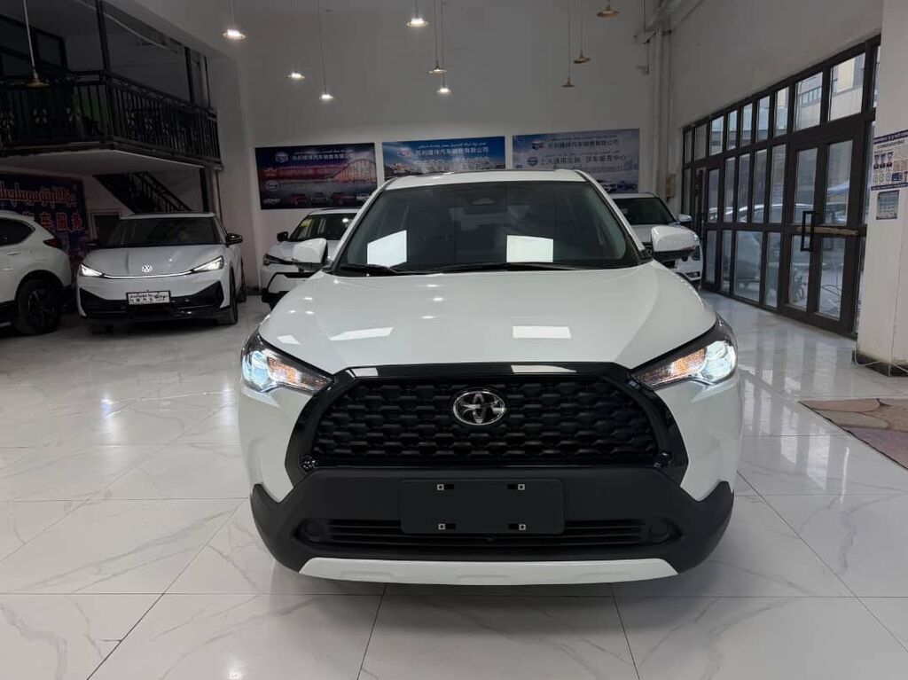 Toyota Corolla Cross: 2023 г., 2 л, Автомат, Бензин, Кроссовер: фото 3