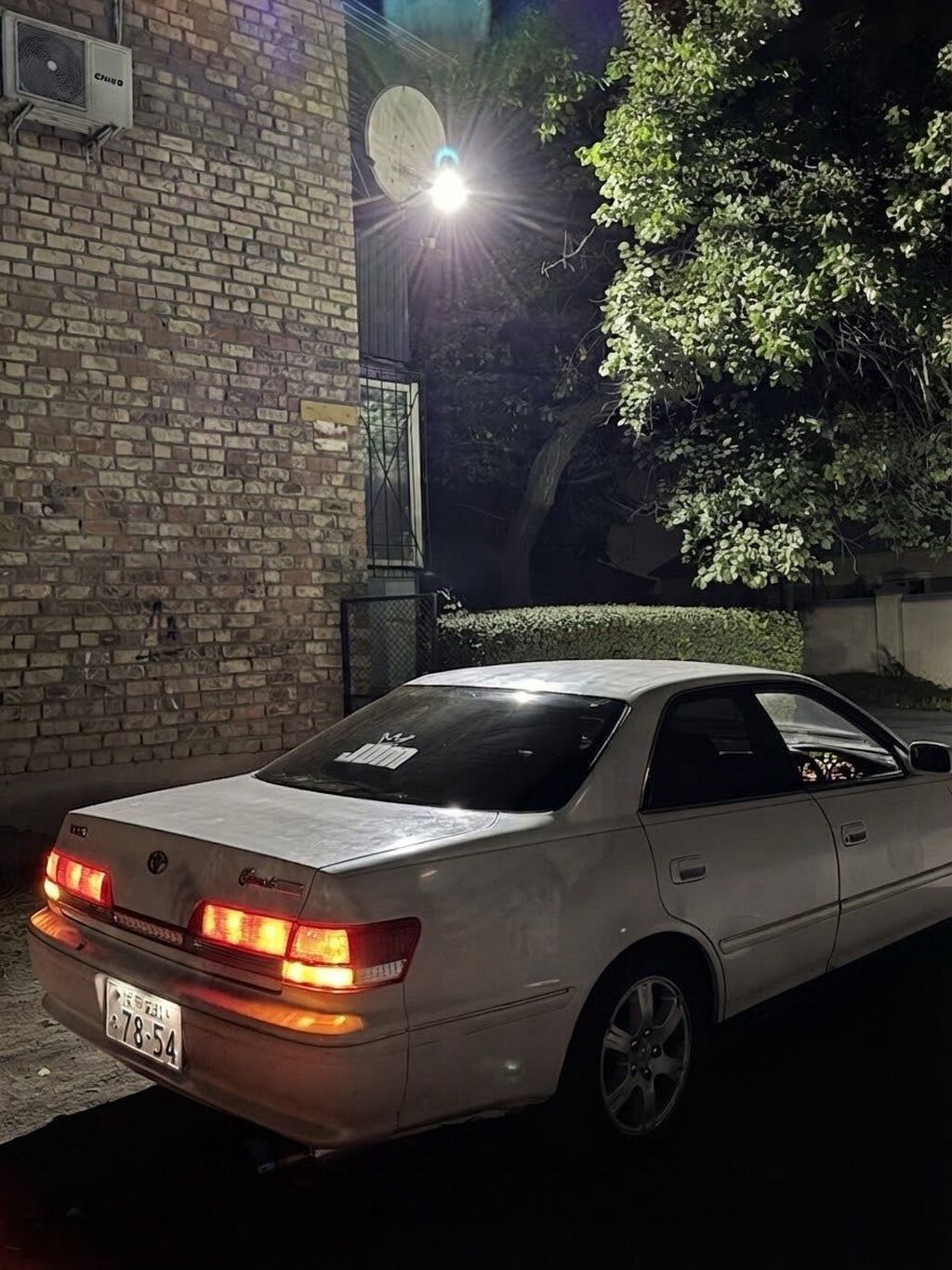 Toyota Mark II: 2000 г., 2 л, Автомат, Бензин, Седан: фото 3