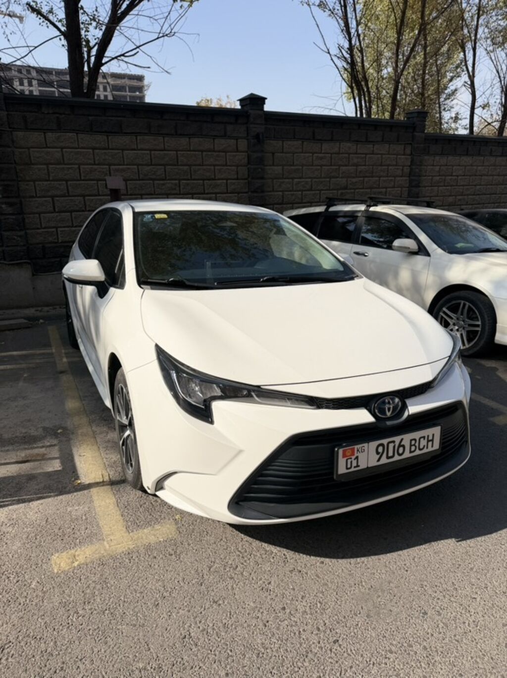 Toyota Corolla: 2023 г., 1.8 л, Гибрид, Седан: фото 1