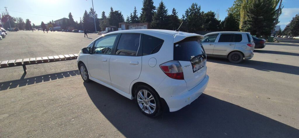 Honda Fit: 2010 г., 1.5 л, Автомат, Бензин, Хэтчбэк: фото 5