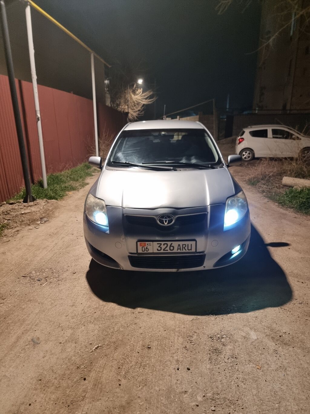 Toyota Auris: 2007 г., 1.6 л, Робот, Бензин, Хэтчбэк: фото 3