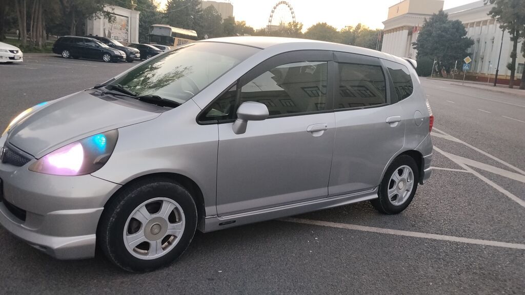 Honda Fit: 2002 г., 1.5 л, Вариатор, Бензин, Хэтчбэк: фото 4