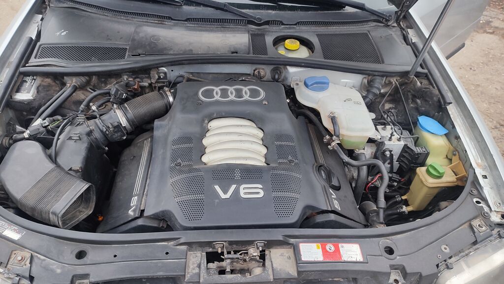 Audi A6: 2000 г., 2.4 л, Механика, Бензин, Седан — фото 5