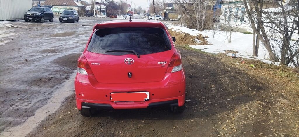 Toyota Yaris: 2008 г., 1.5 л, Автомат, Хэтчбэк: фото 3