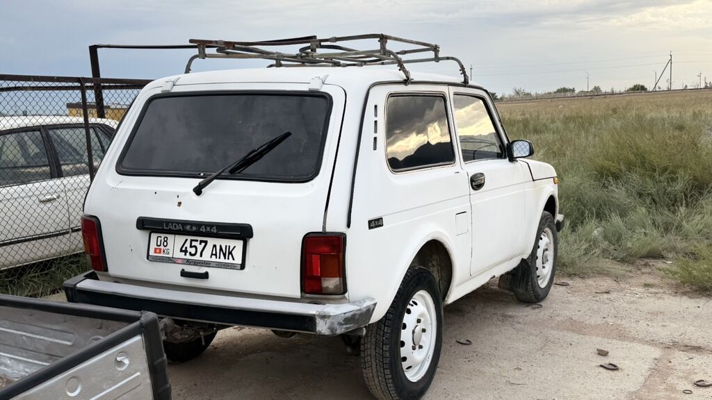 ВАЗ (ЛАДА) 4x4 Нива: 2000 г., 1.5 л, Механика, Бензин, Внедорожник: фото 2
