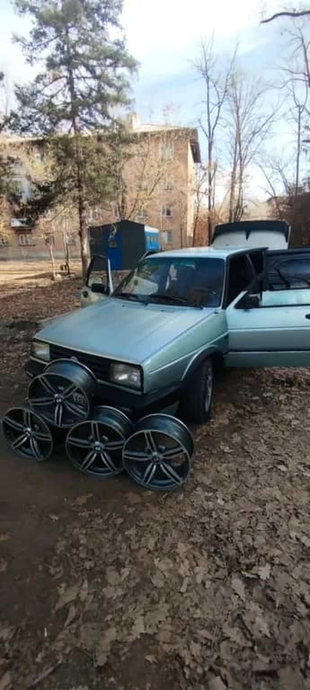 Продам автомобиль с АКПП. Двигатель 1.8, моно-впрыск (указано на фото: фото 2
