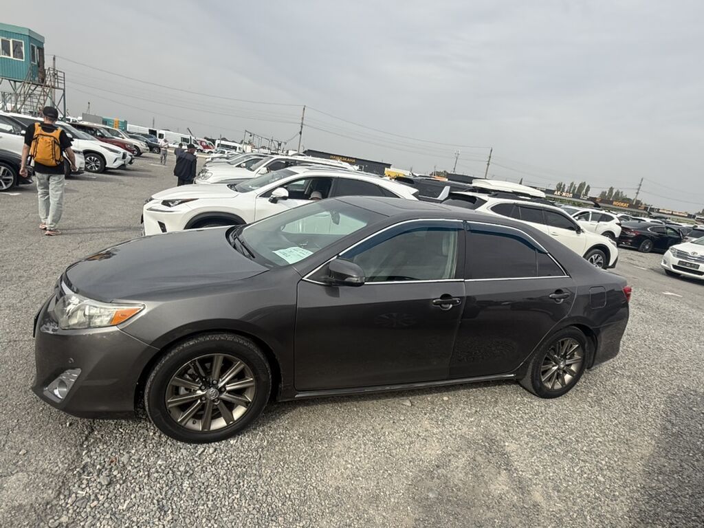 Toyota Camry: 2014 г., 2.5 л, Автомат, Бензин, Седан: фото 2
