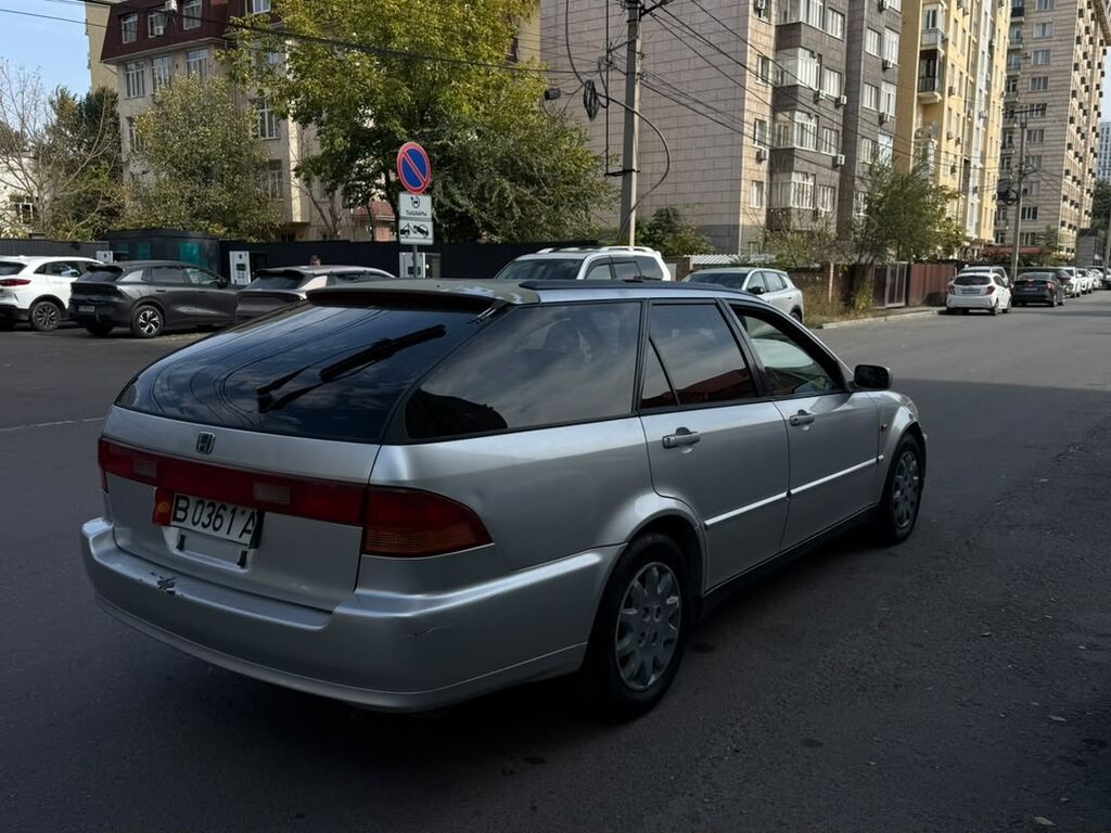 Honda Accord: 2000 г., 2.3 л, Автомат, Бензин, Универсал: фото 3