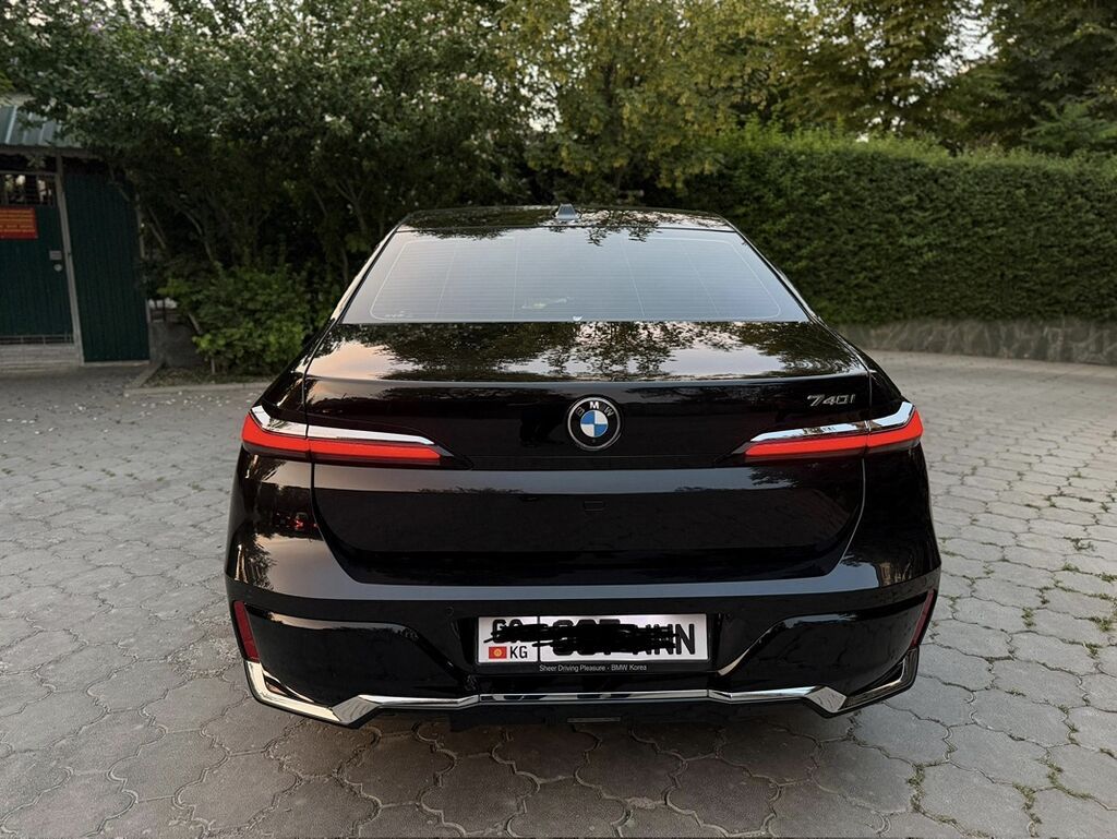 BMW 7 series: 2023 г., 3 л, Автомат, Бензин, Седан: фото 6