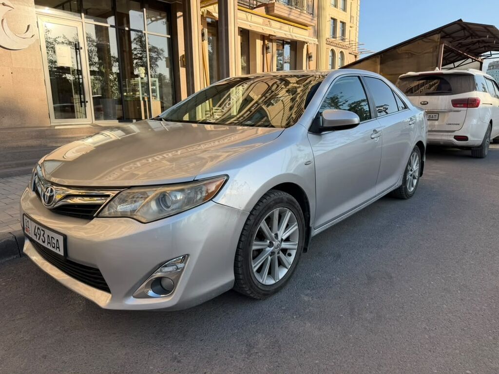 Toyota Camry: 2012 г., 2.5 л, Автомат, Бензин, Седан: фото 1