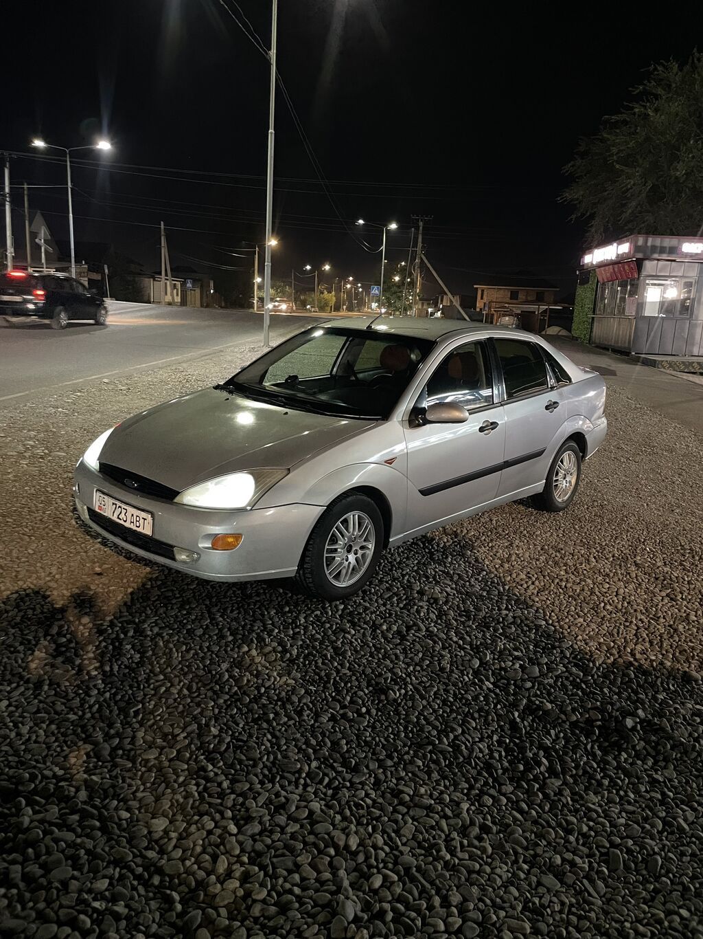 Ford Focus: 2001 г., 1.6 л, Автомат, Бензин, Седан: фото 3