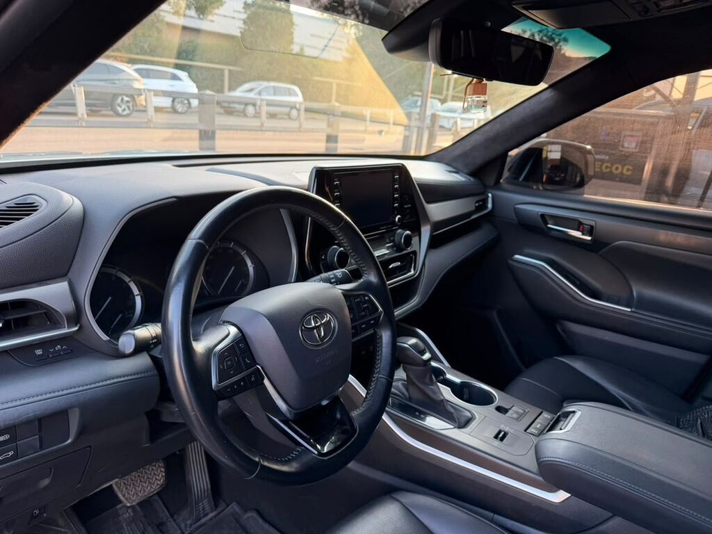 Toyota Highlander: 2020 г., 3.5 л, Автомат, Бензин, Кроссовер: фото 4