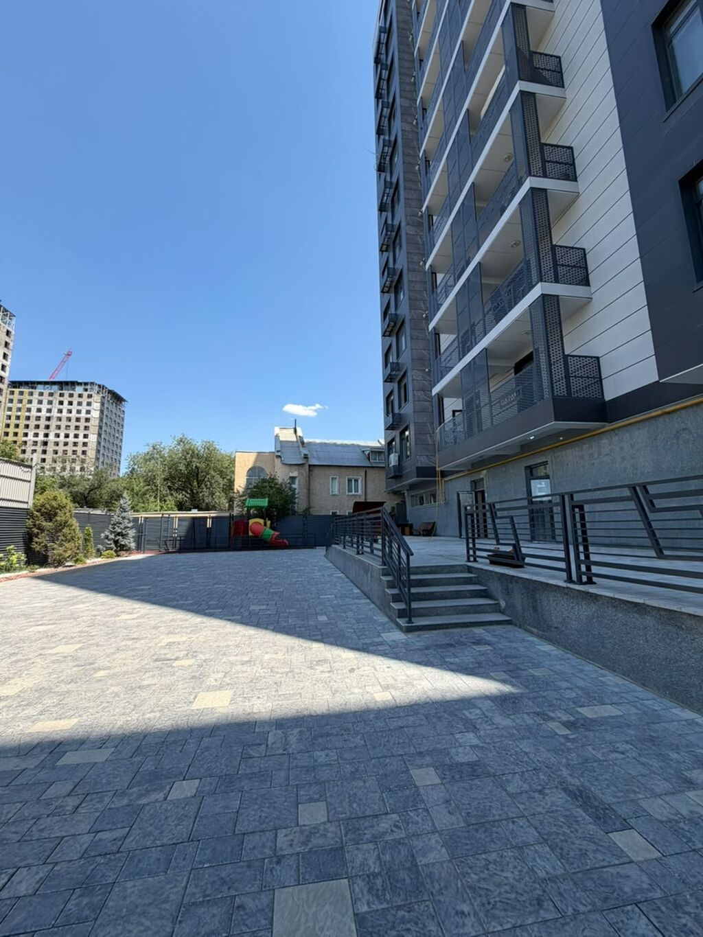 3 комнаты, 81 м², БГУ Элитка, 4 этаж, ПСО (под самоотделку): фото 3