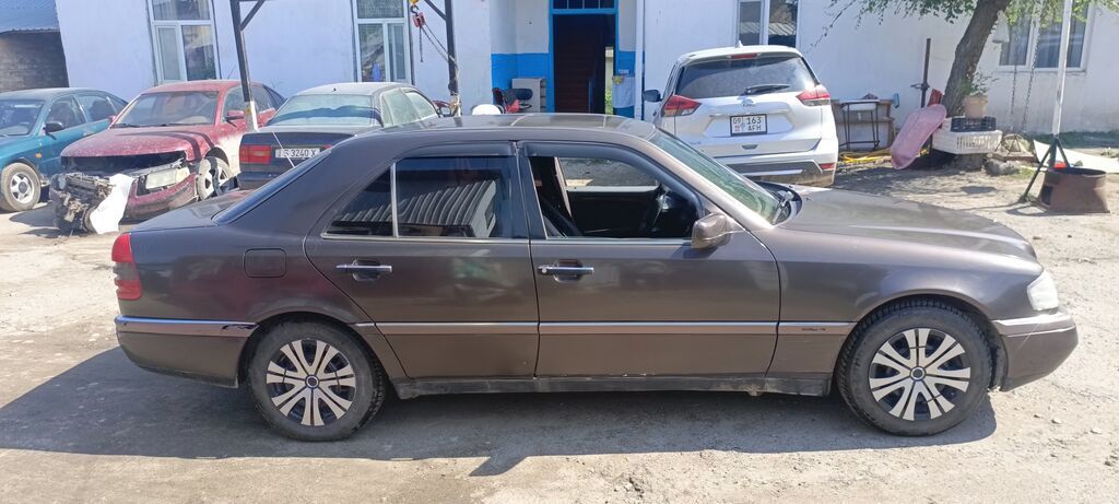 Mercedes-Benz C-Class: 1993 г., 1.8 л, Механика, Бензин, Седан: фото 4
