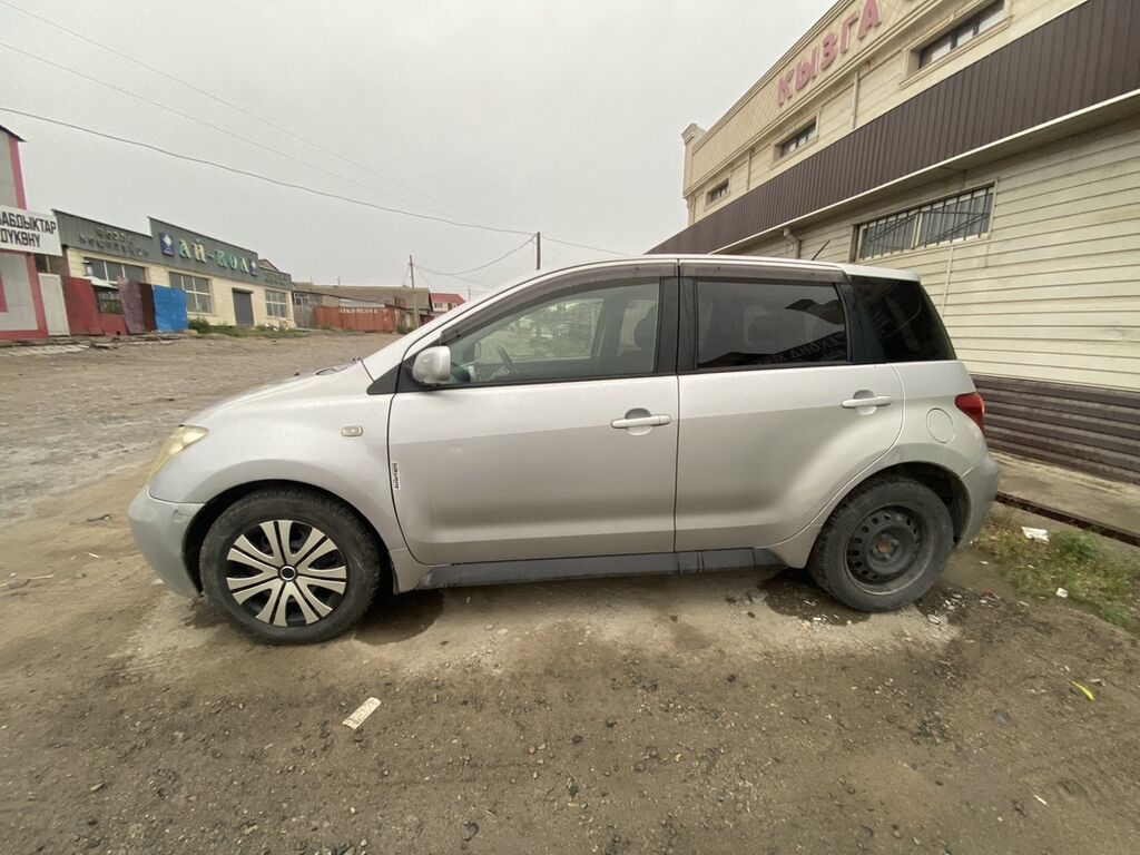 Продам Toyota Ist 2003 г., 1.3 л, автомат: фото 2