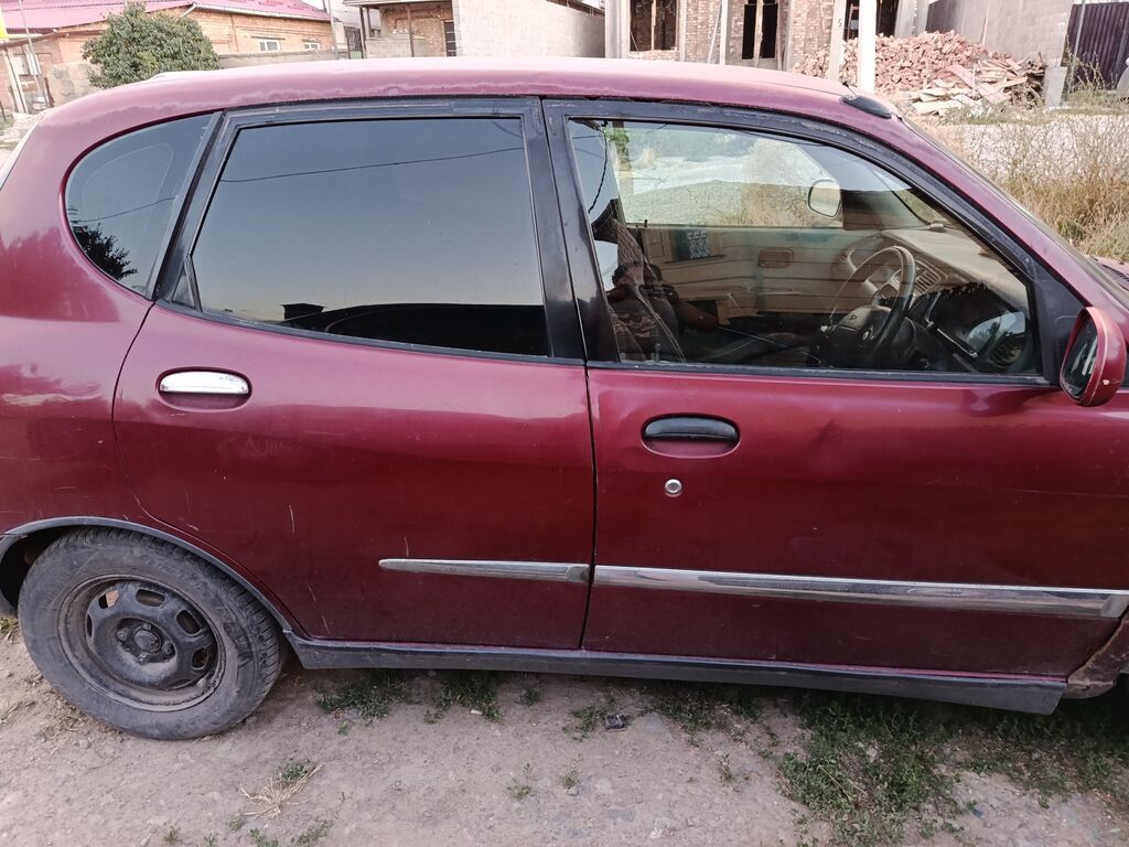 Toyota Duet: 2000 г., 1 л, Автомат, Бензин, Хэтчбэк: фото 2