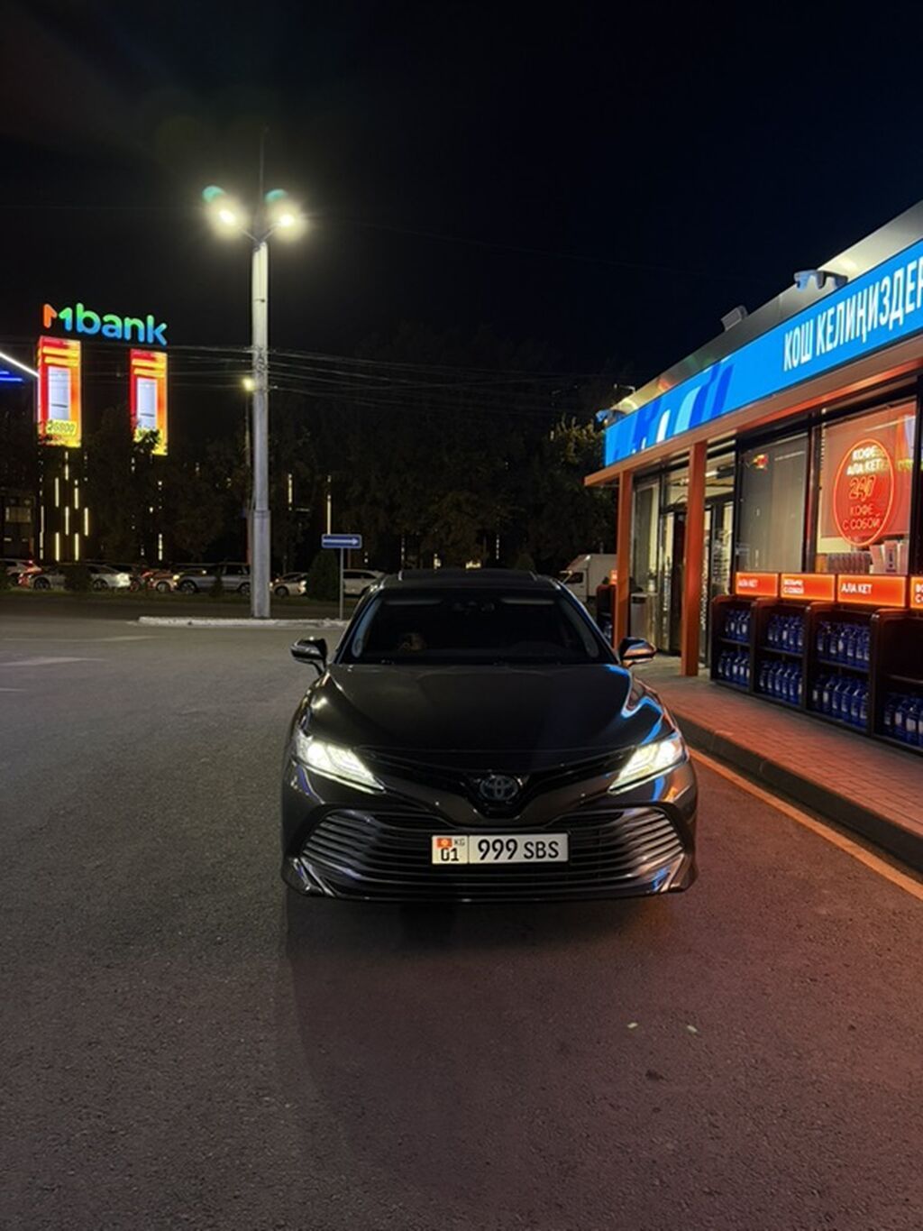 Toyota Camry: 2018 г., 2.5 л, Автомат, Гибрид, Седан: фото 2