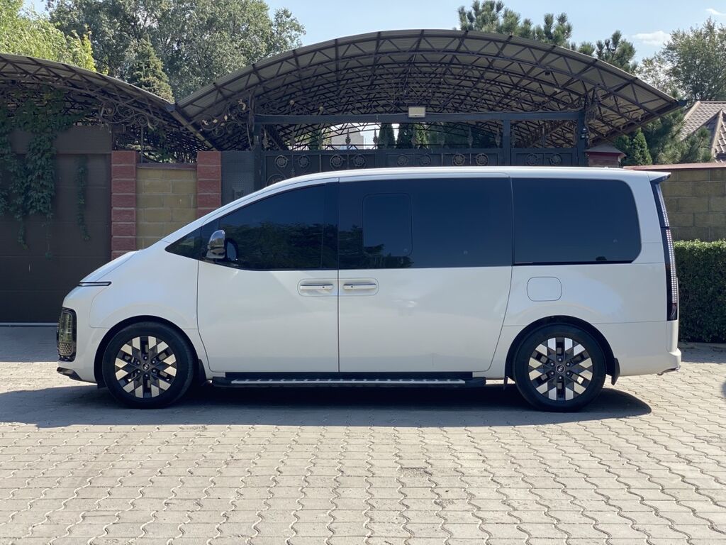 Hyundai Staria: 2022 г., 3.5 л, Автомат, Газ, Минивэн: фото 3