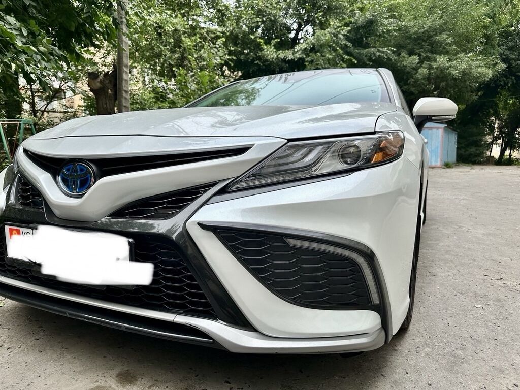 Toyota Camry: 2022 г., 2.5 л, Автомат, Гибрид, Седан: фото 6