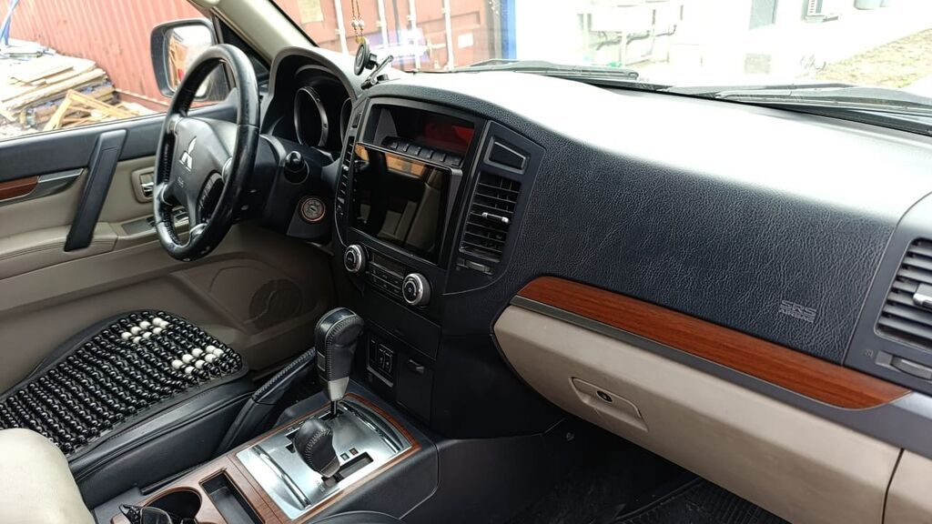 Mitsubishi Pajero: 2007 г., 3 л, Автомат, Бензин, Внедорожник: фото 8