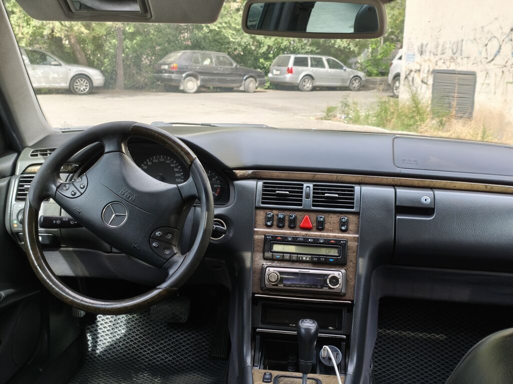 Mercedes-Benz E-Class: 2003 г., 2.4 л, Автомат, Бензин, Седан: фото 6