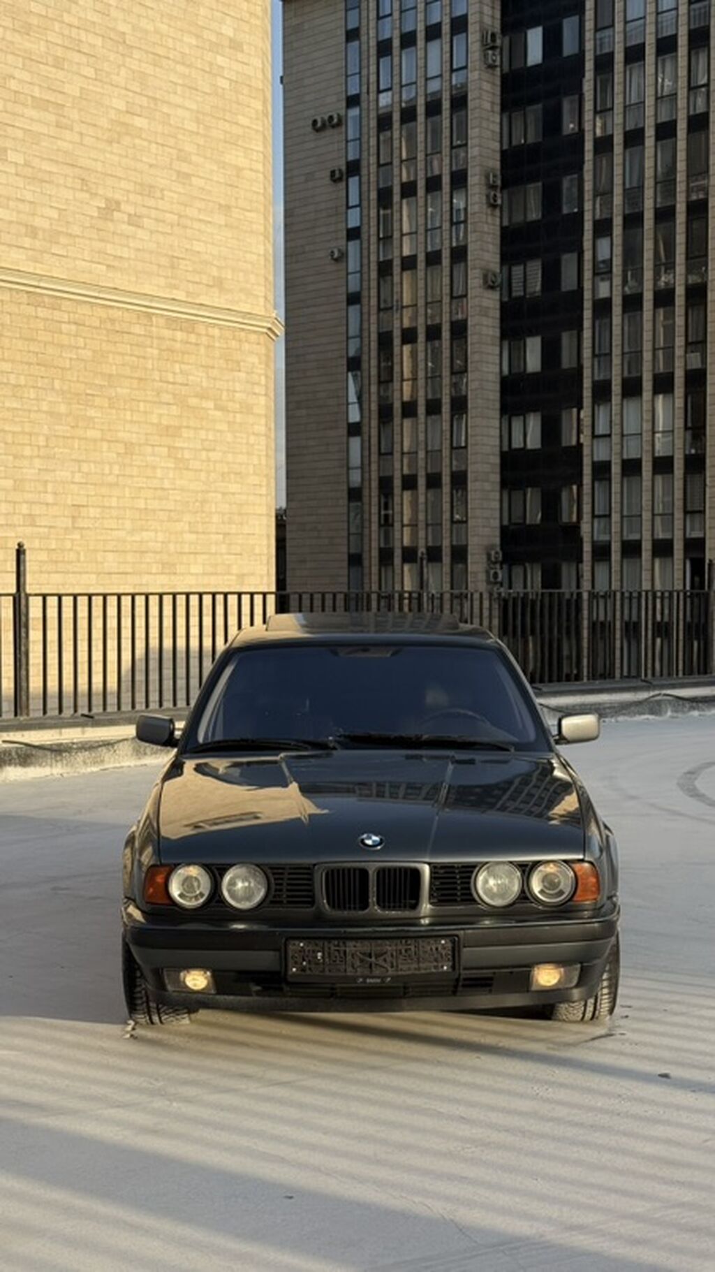 BMW 525: 1989 г., 3 л, Механика, Бензин, Седан: фото 1