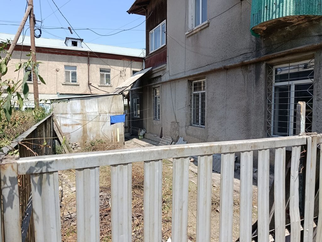 Продаётся 3 комнатная квартира 1/2-этаж сталинка, р/н Пишпек по: фото 2