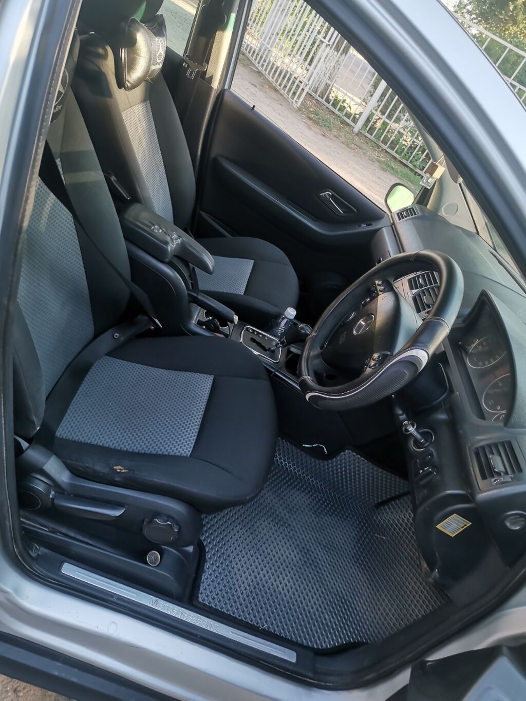 Mercedes-Benz A-Class: 2005 г., 1.7 л, Автомат, Бензин, Хэтчбэк: фото 8