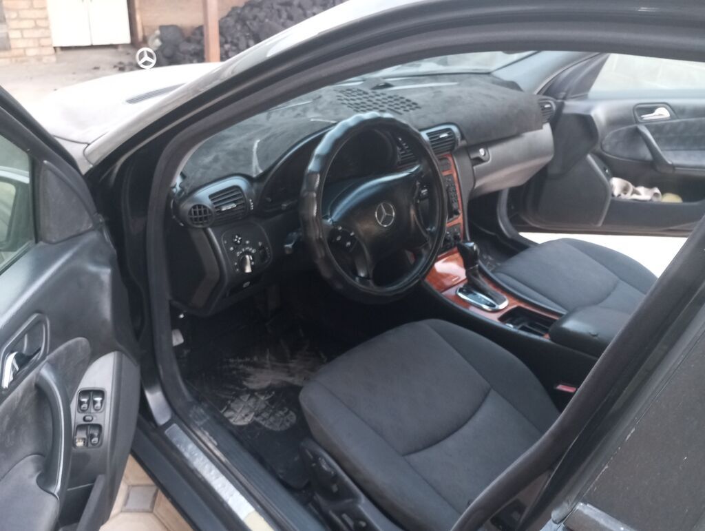 Mercedes-Benz C-Class: 2002 г., 2.2 л, Автомат, Дизель, Седан: фото 4