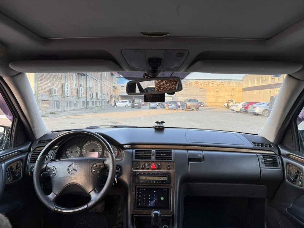 Mercedes-Benz E-Class: 2003 г., 4.3 л, Автомат, Газ, Универсал: фото 5