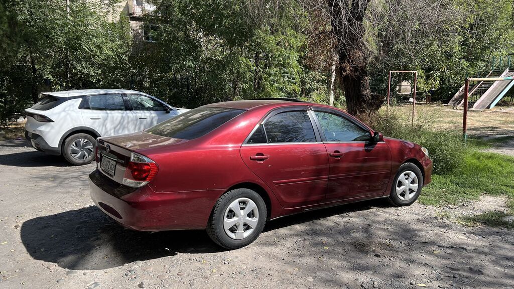 Toyota Camry: 2005 г., 2.4 л, Автомат, Газ, Седан: фото 2