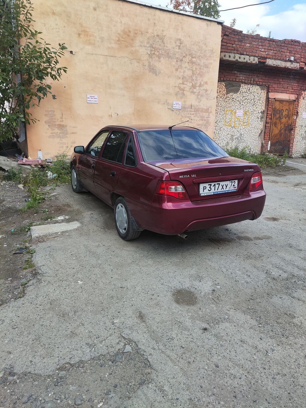 Daewoo Nexia: 2010 г., 1.6 л, Механика, Бензин, Седан: фото 2