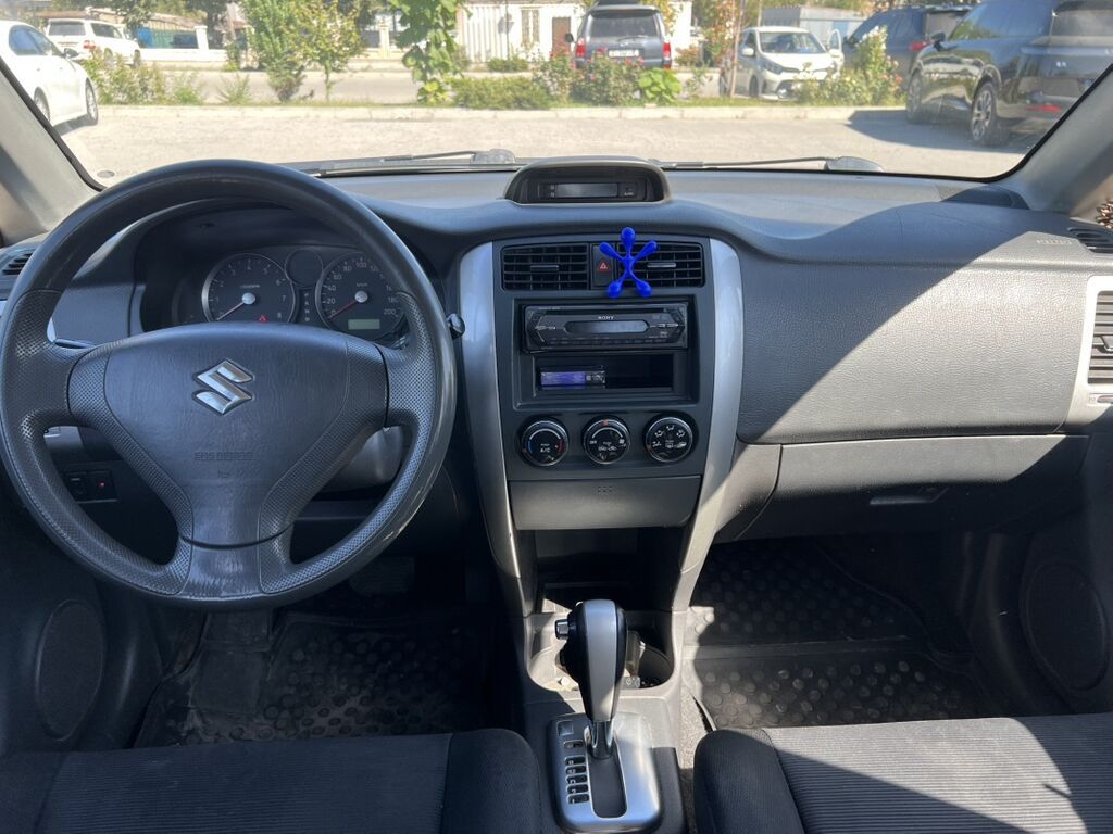Suzuki Liana: 2004 г., 1.6 л, Автомат, Бензин, Седан: фото 8
