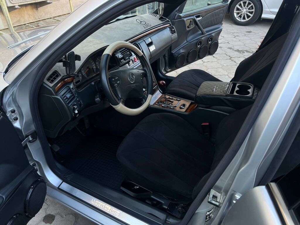 Mercedes-Benz E-Class: 2002 г., 2.7 л, Автомат, Электромобиль, Седан: фото 5