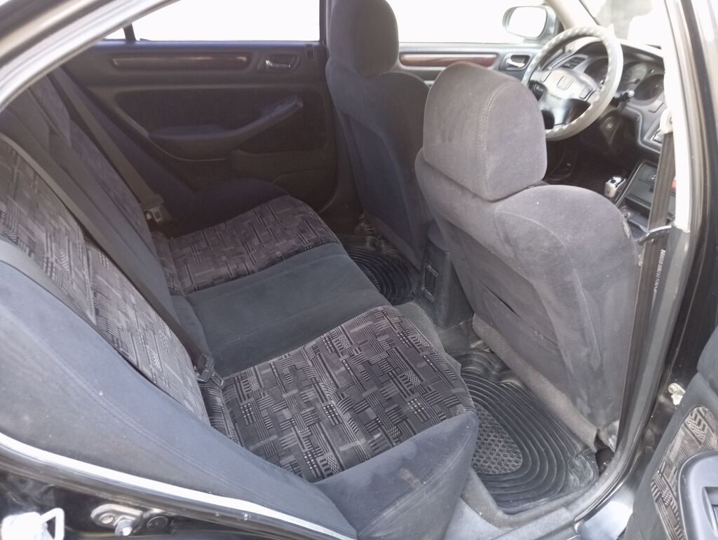 Honda Accord: 2001 г., 1.8 л, Механика, Бензин, Хэтчбэк: фото 8