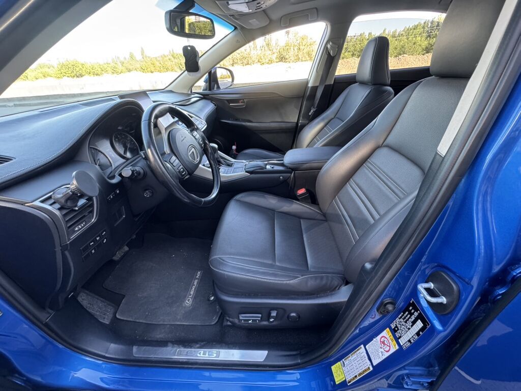 Lexus NX: 2017 г., 2 л, Бензин, Кроссовер: фото 8