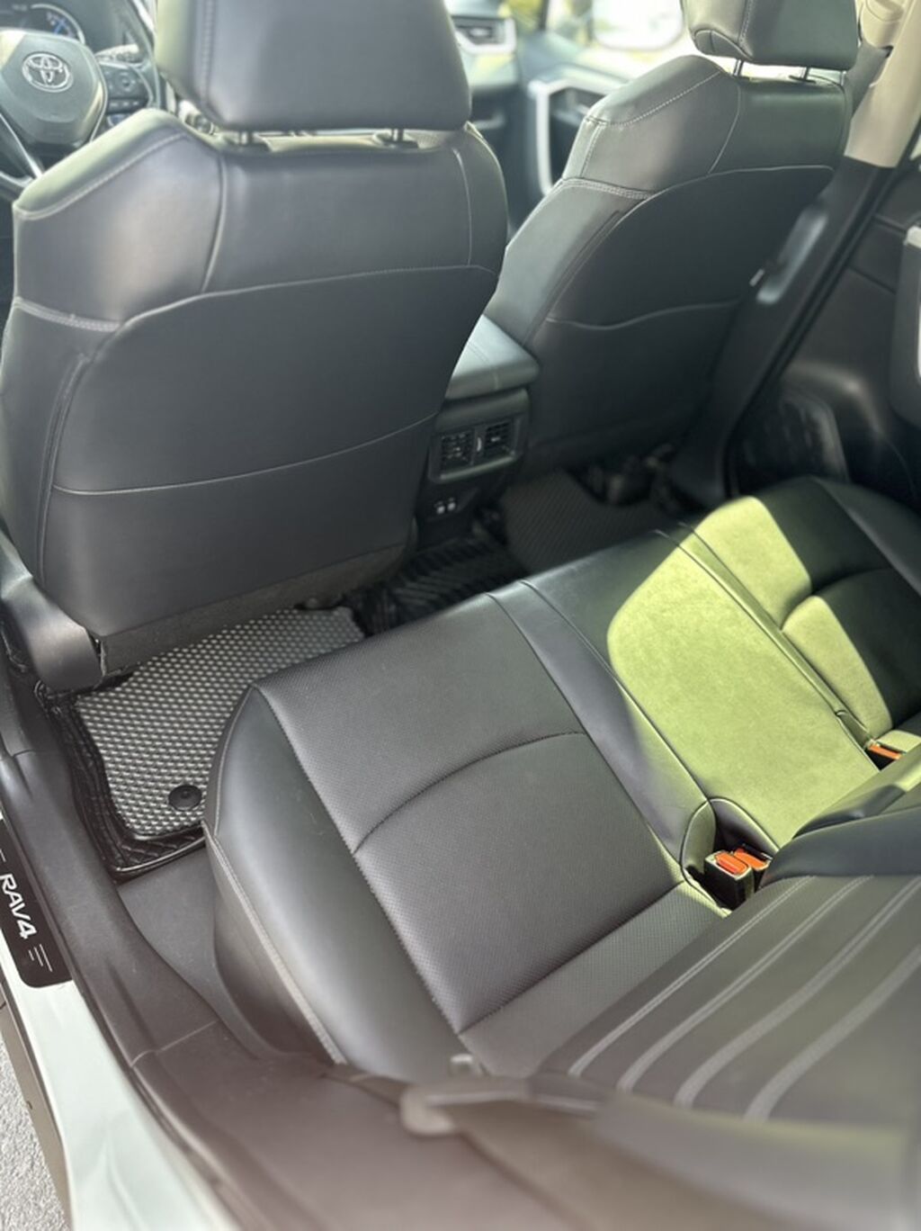 Toyota RAV4: 2020 г., 2.5 л, Вариатор, Гибрид, Кроссовер: фото 6