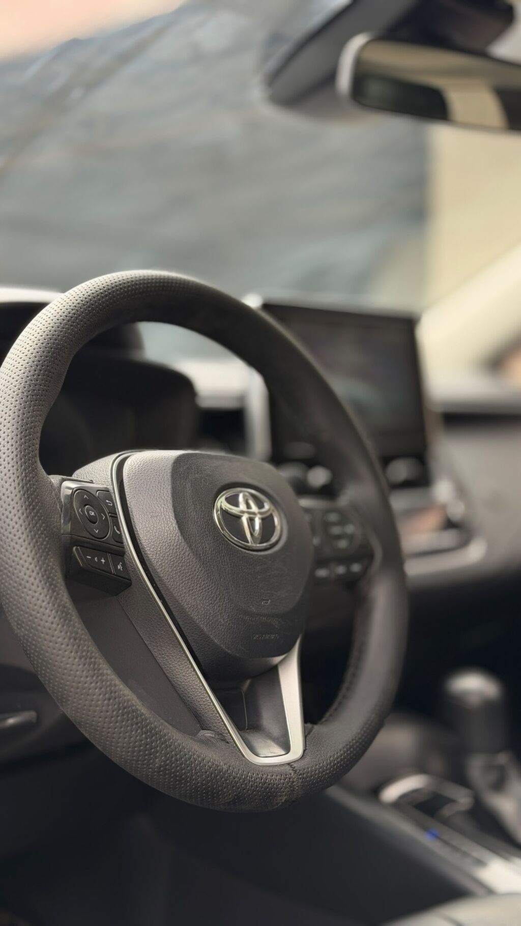 Toyota Corolla: 2019 г., 1.8 л, Вариатор, Гибрид, Седан: фото 7