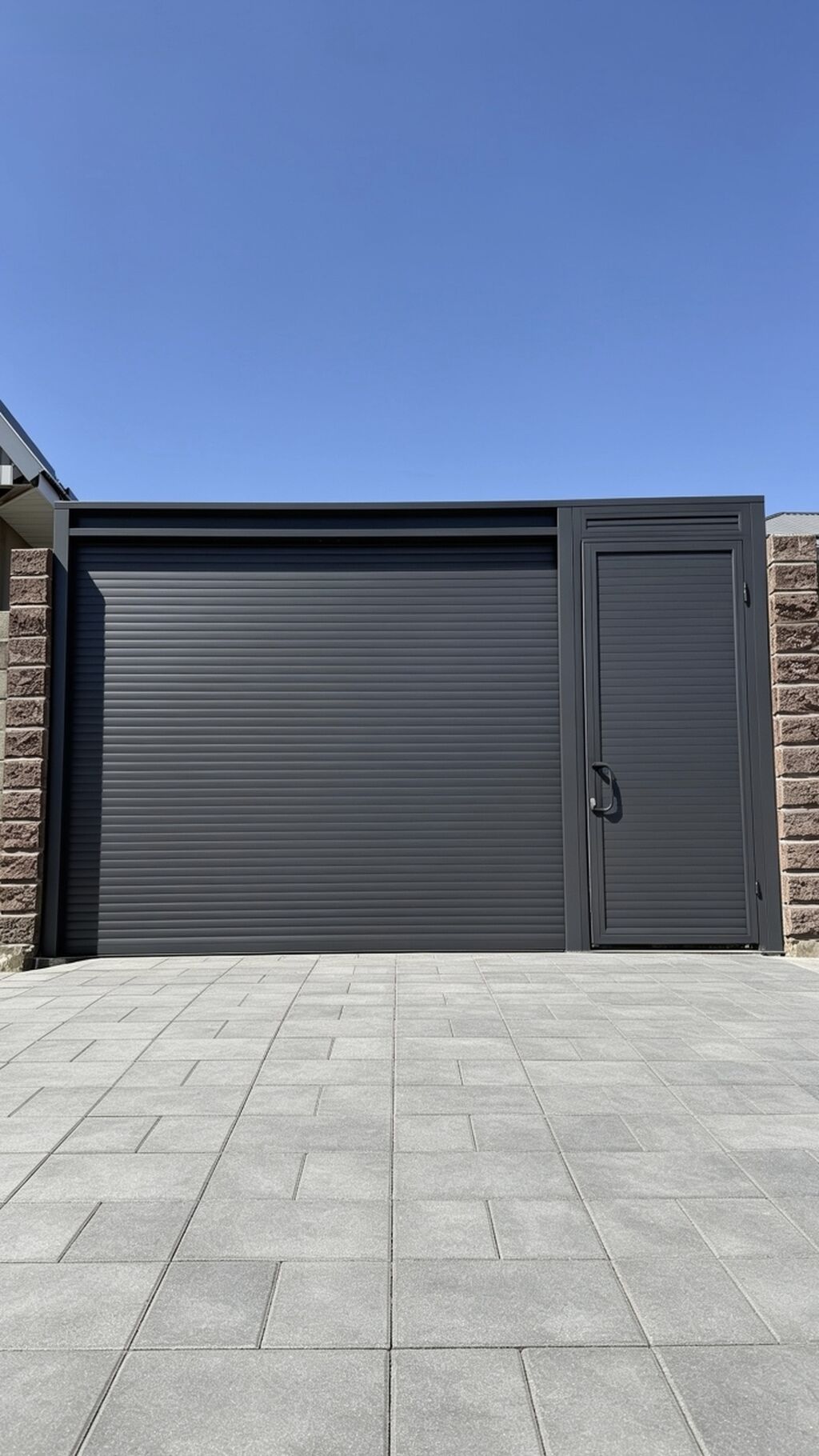 Роллетные и секционные ворота DoorHan — продажа и установка: фото 2
