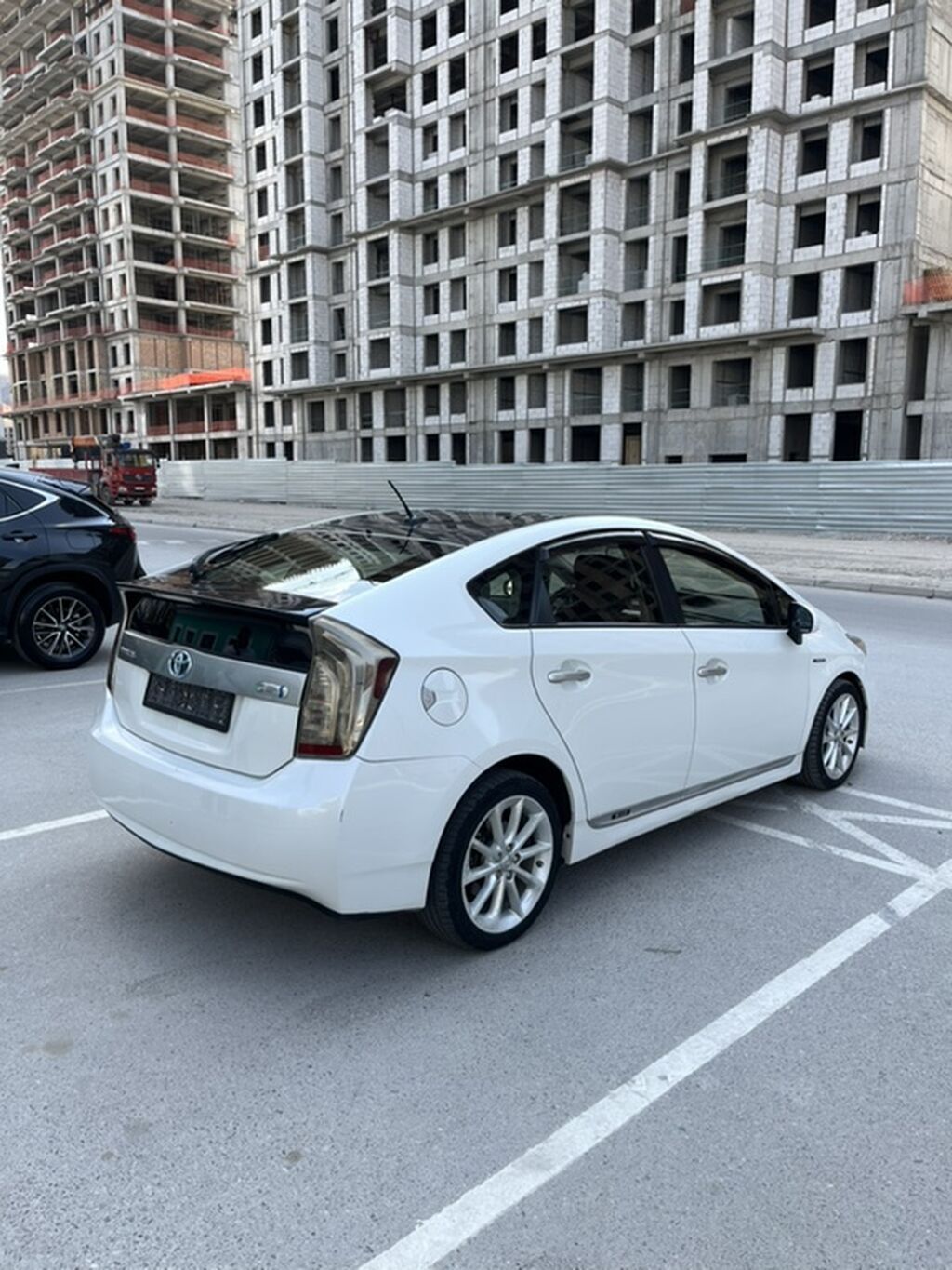 Toyota Prius: 2014 г., 1.8 л, Автомат, Гибрид, Хэтчбэк: фото 4