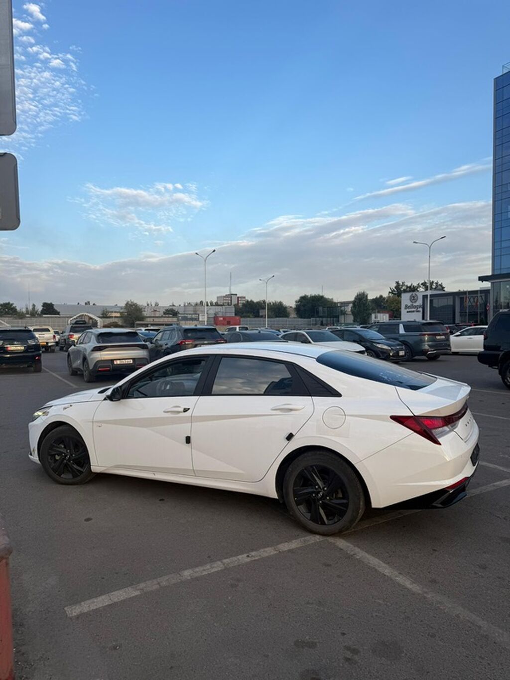 Hyundai Avante: 2020 г., 1.6 л, Автомат, Гибрид, Седан: фото 4