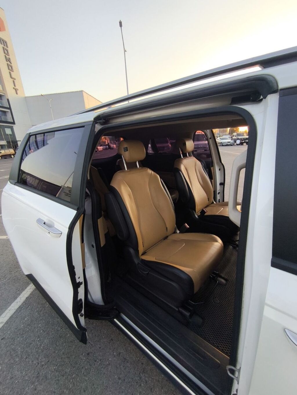 Kia Carnival: 2021 г., 2.2 л, Автомат, Дизель, Минивэн: фото 3