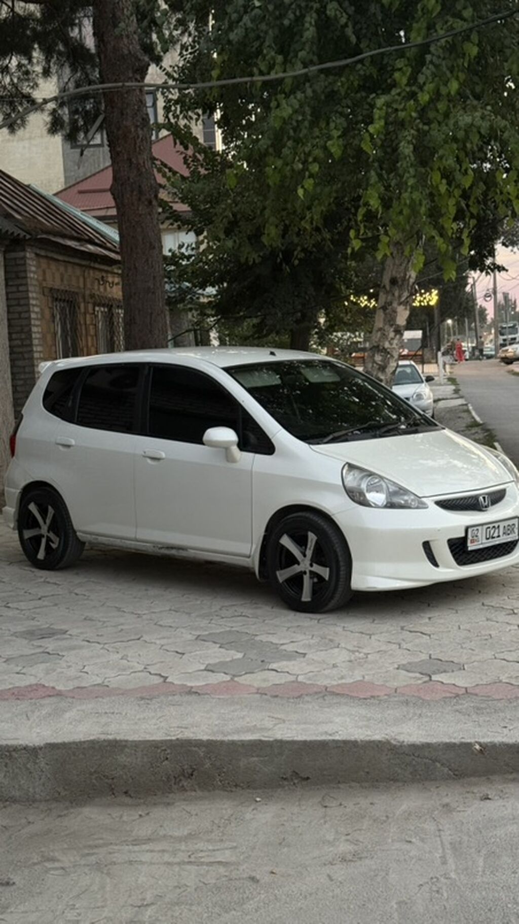 Honda Fit: 2003 г., 1.3 л, Автомат, Бензин, Хэтчбэк: фото 5